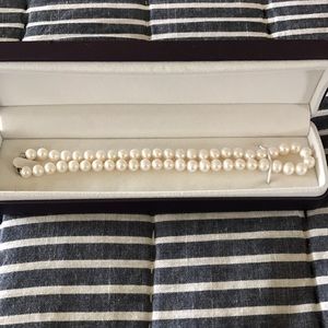 NWT Pearl Necklace 16 inch length